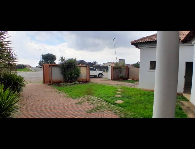 3 BEDROOM HOUSE FOR SALE IN VOSLOORUS